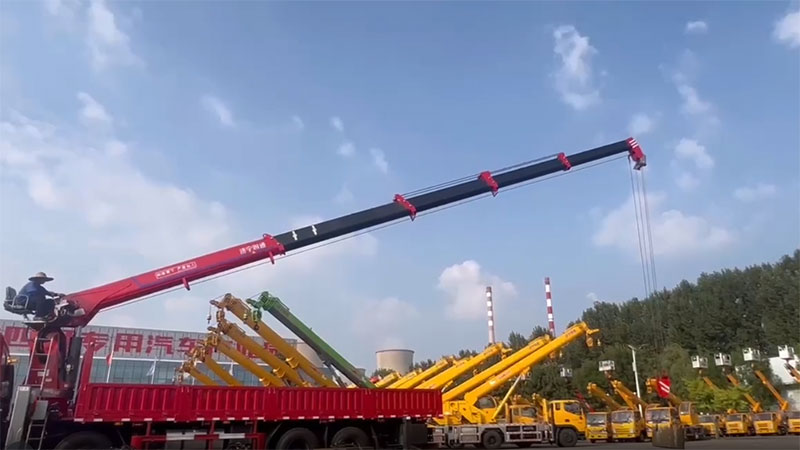 رافعة مثبتة على شاحنة 12 طن، SST12S5