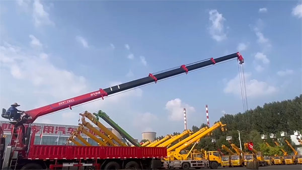 رافعة مثبتة على شاحنة 12 طن، SST12S5